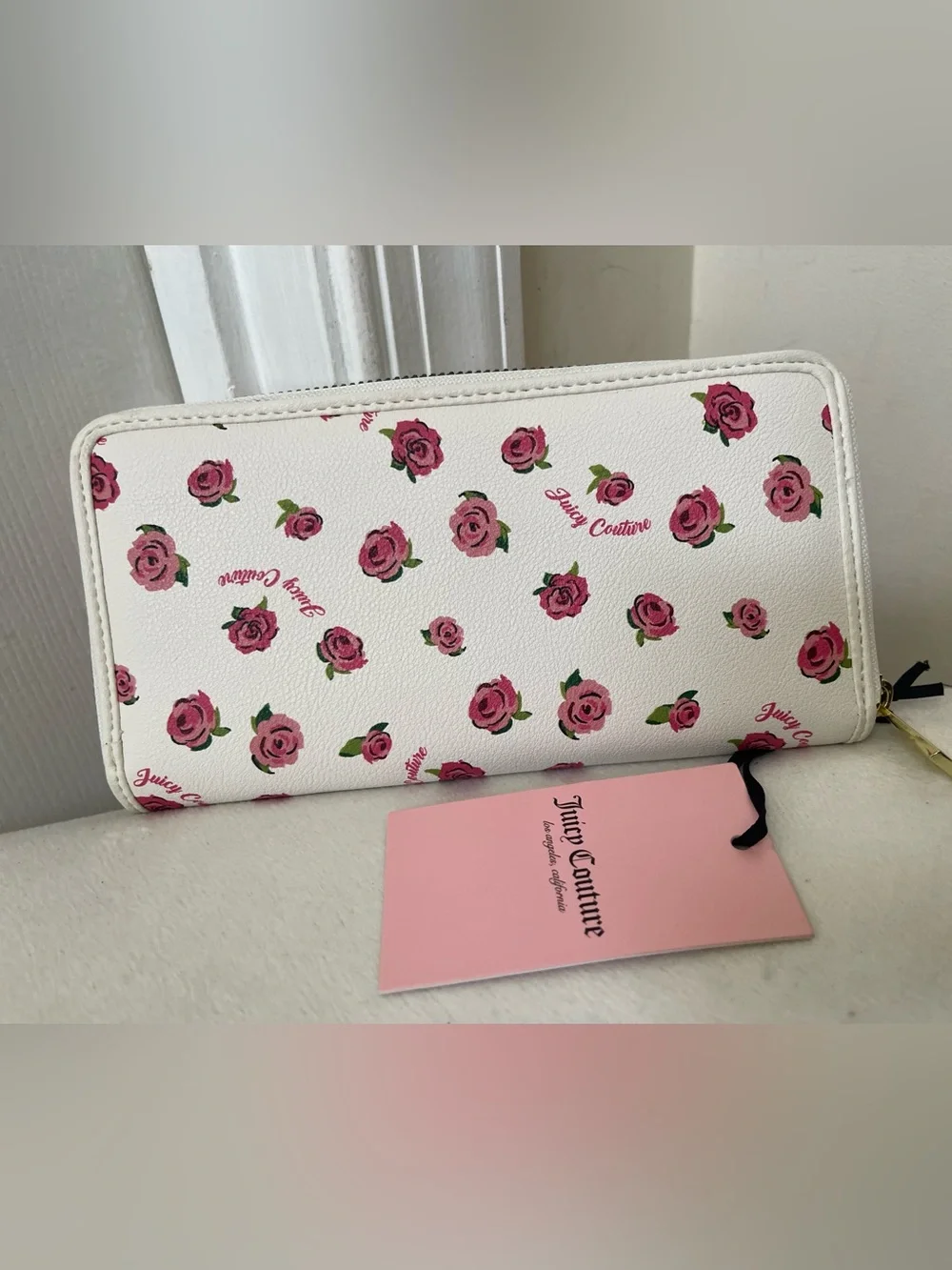 Juicy Couture White Floral Zip Wallet